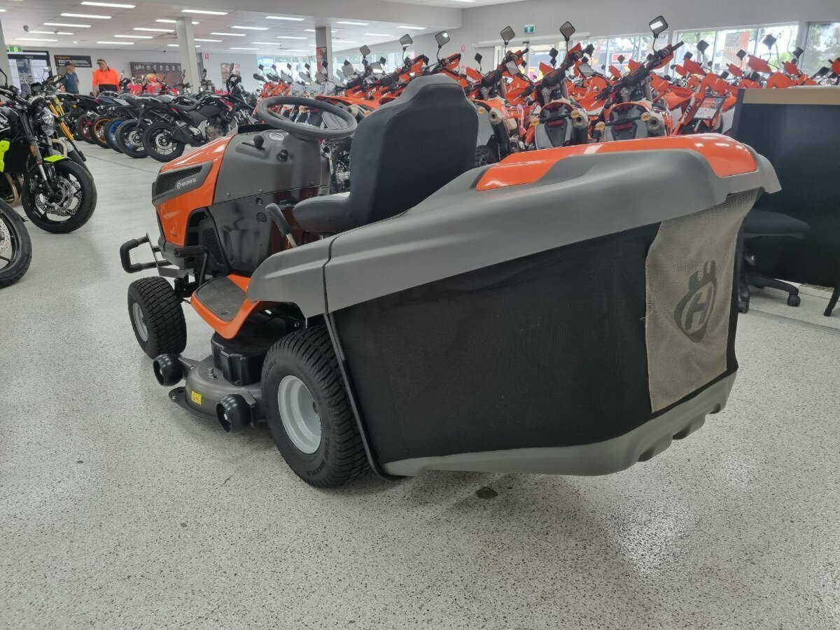 HUSQVARNA HUSQVARNA TC 242TX LAWN TRACTOR