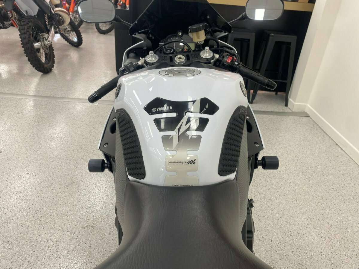 2014 YAMAHA YZF-R1 SPORTS