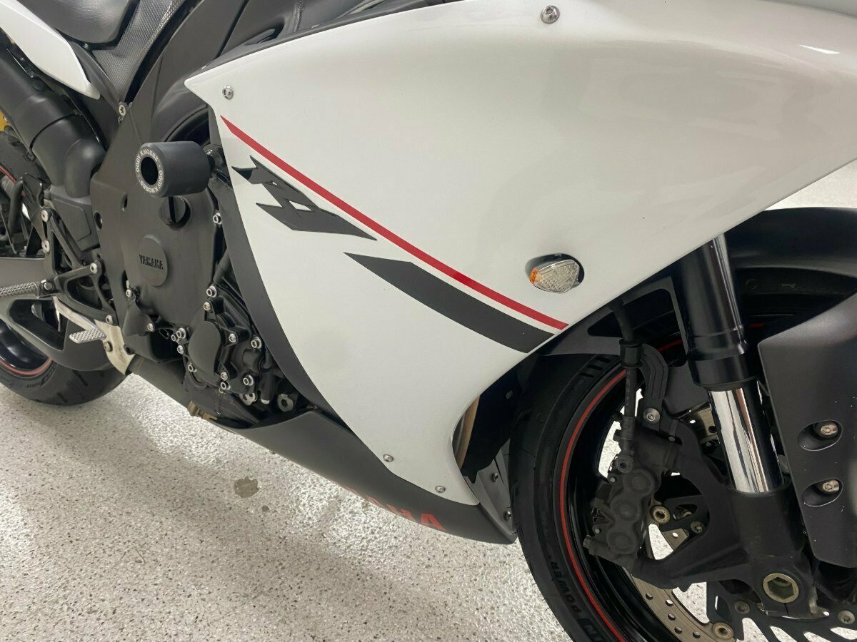 2014 YAMAHA YZF-R1 SPORTS