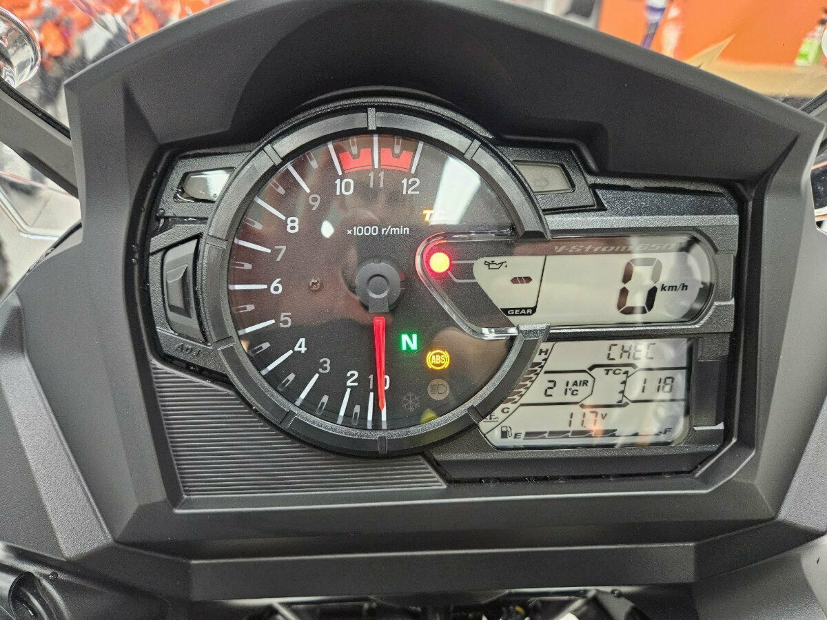2022 SUZUKI V-STROM 650 (DL650A) DUAL SPORTS