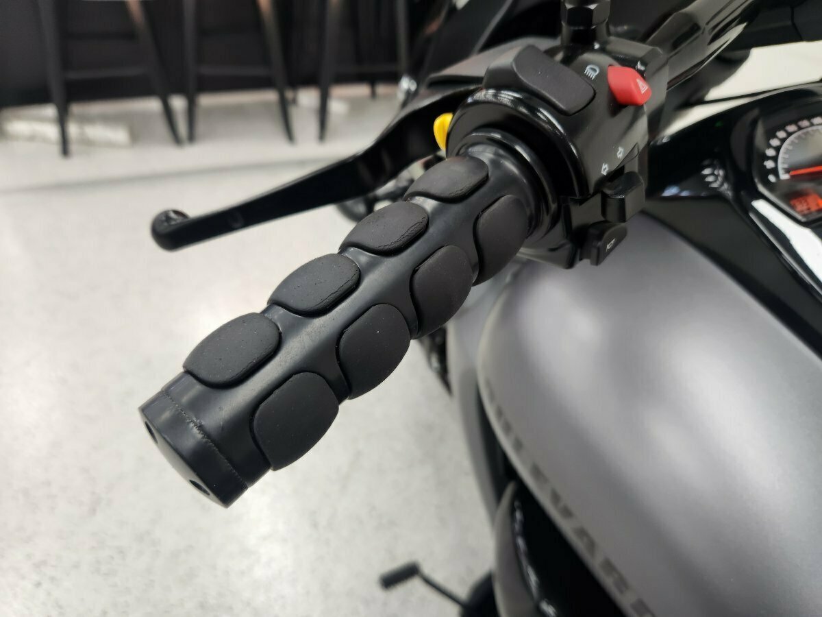 2016 SUZUKI VZR 1800 BOULEVARD (M109R) CRUISER
