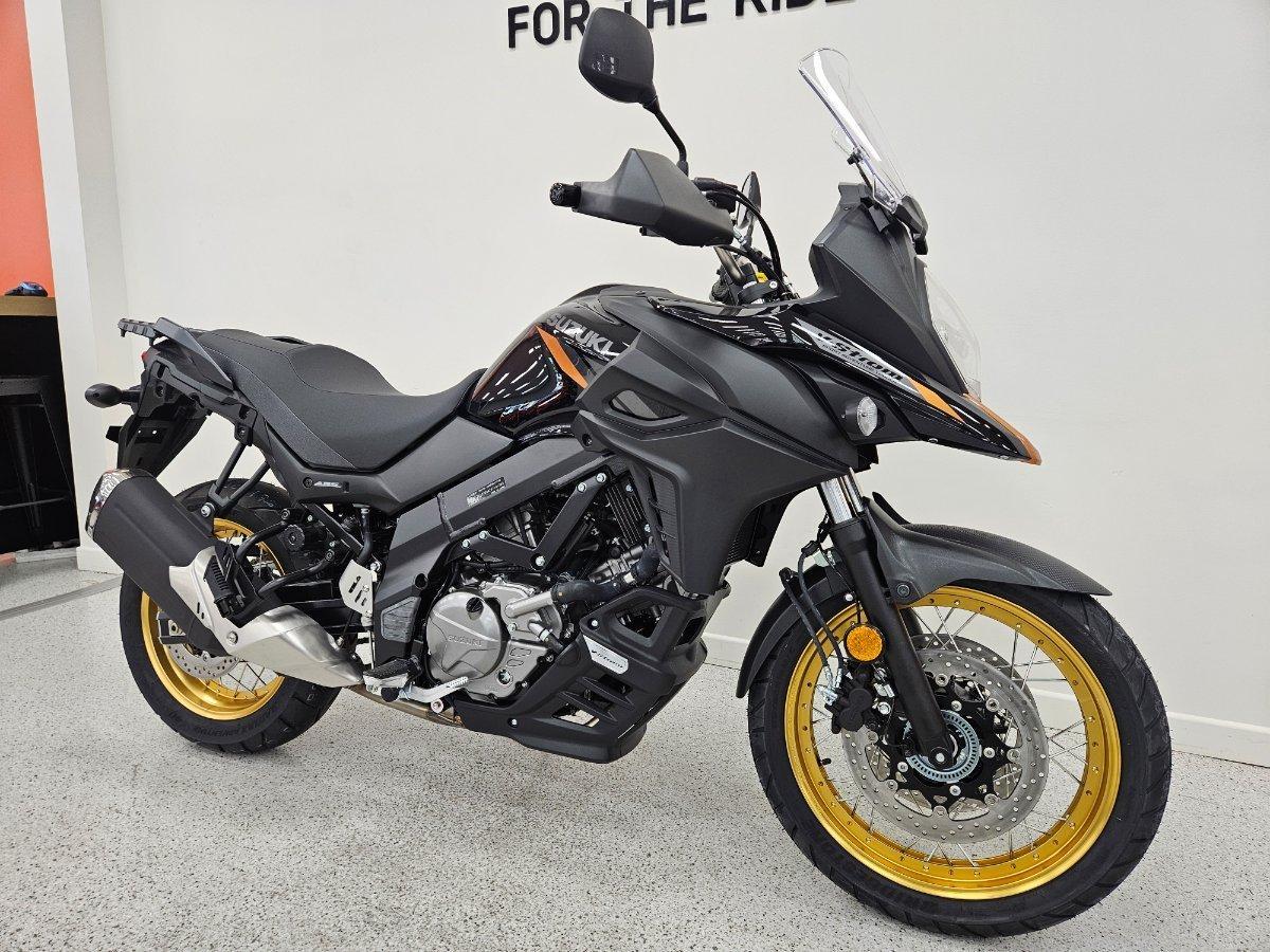 2025 SUZUKI V-STROM 650XT (DL650XA) DUAL SPORTS