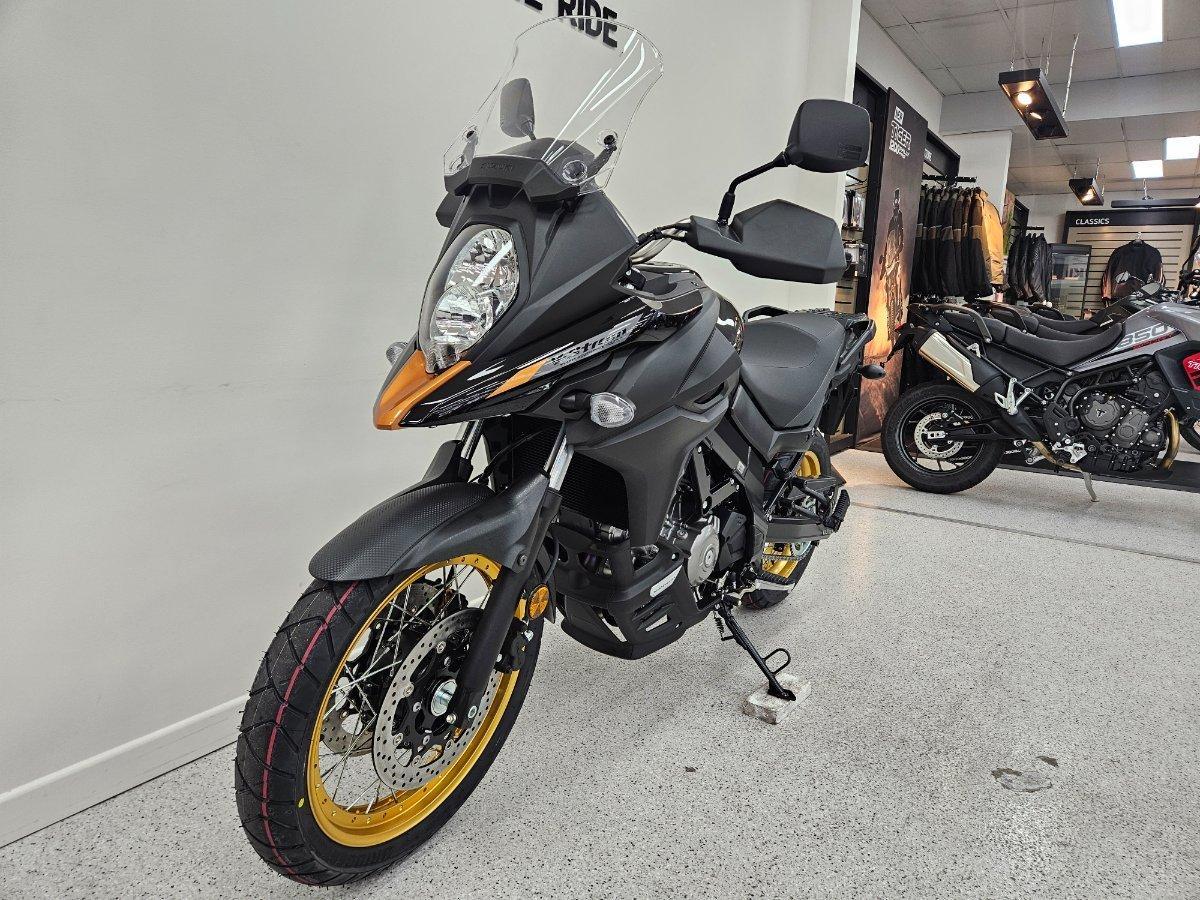 2025 SUZUKI V-STROM 650XT (DL650XA) DUAL SPORTS