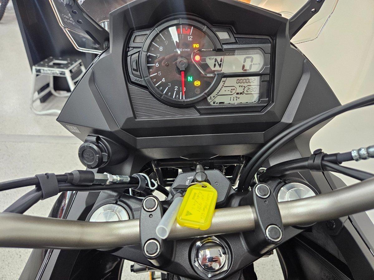 2025 SUZUKI V-STROM 650XT (DL650XA) DUAL SPORTS