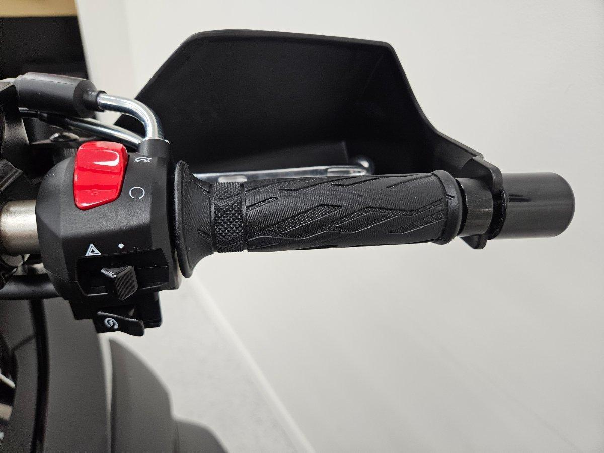 2025 SUZUKI V-STROM 650XT (DL650XA) DUAL SPORTS