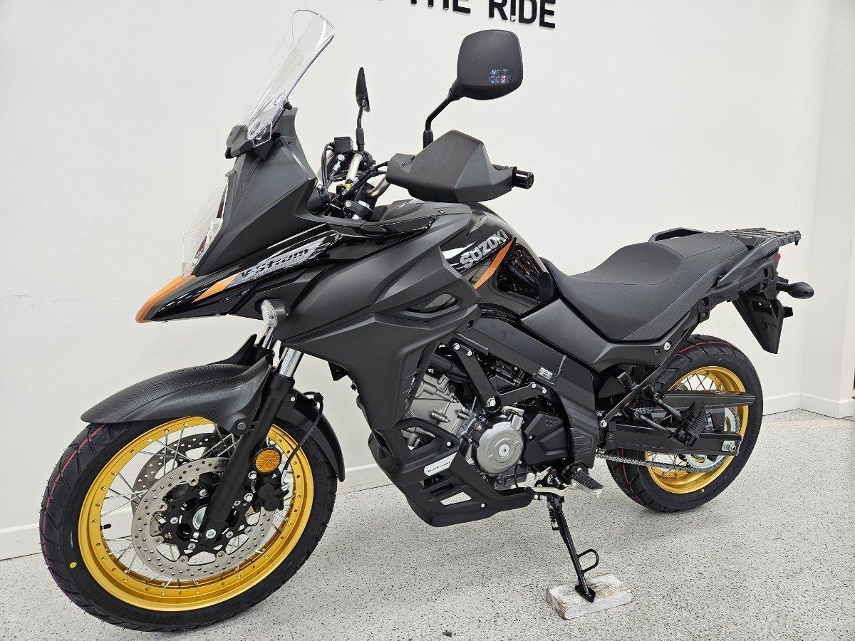 2025 SUZUKI V-STROM 650XT (DL650XA) DUAL SPORTS