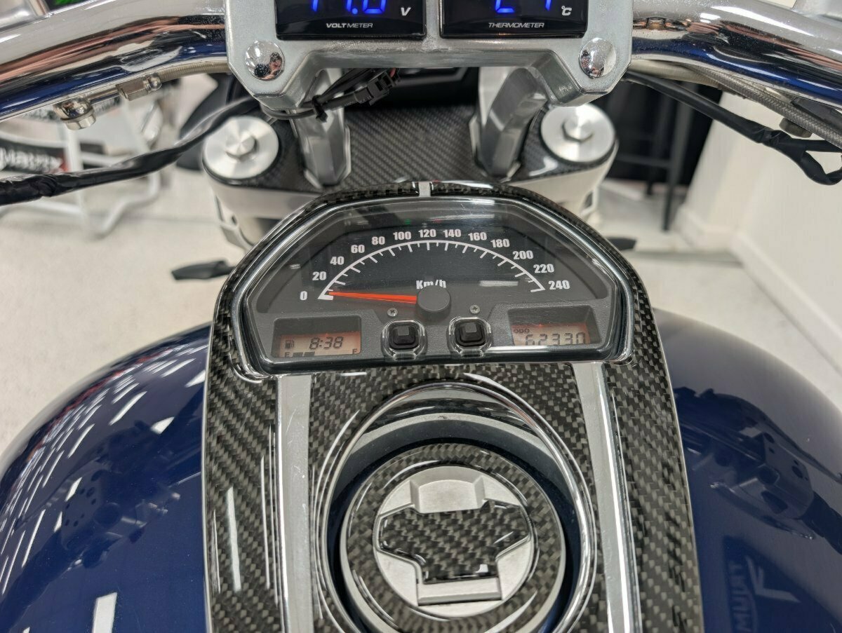 2010 SUZUKI VZR 1800 BOULEVARD (M109R) CRUISER
