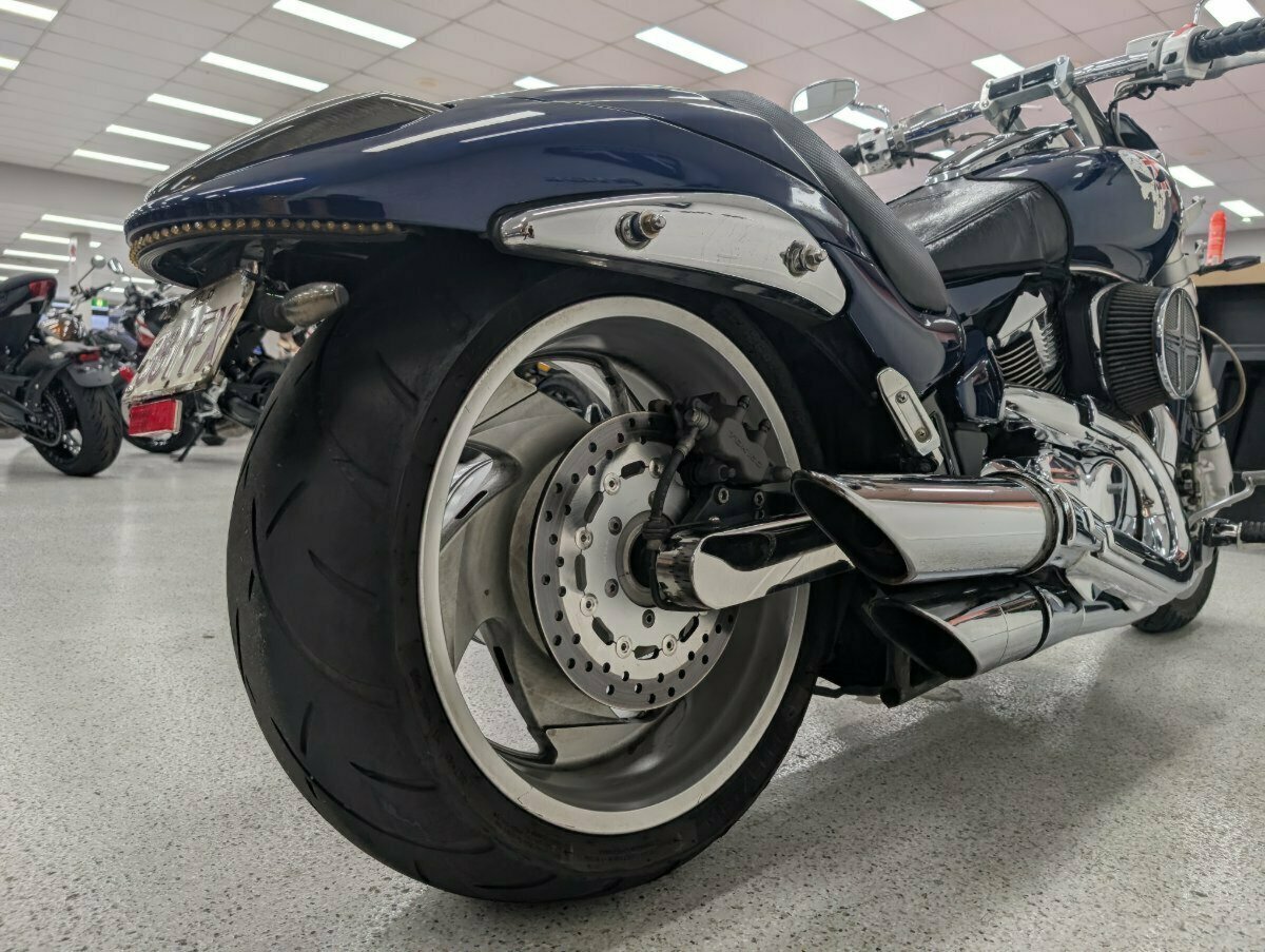 2010 SUZUKI VZR 1800 BOULEVARD (M109R) CRUISER