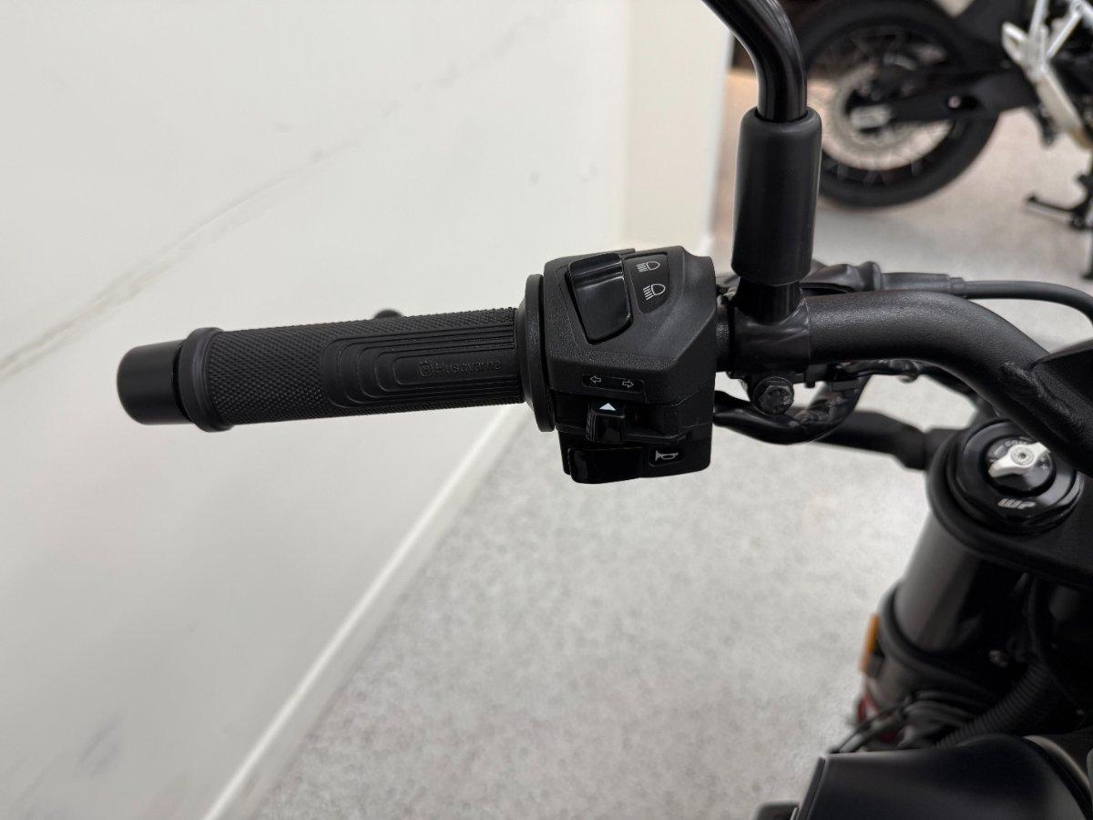 2023 HUSQVARNA SVARTPILEN 401 MY22 ROAD