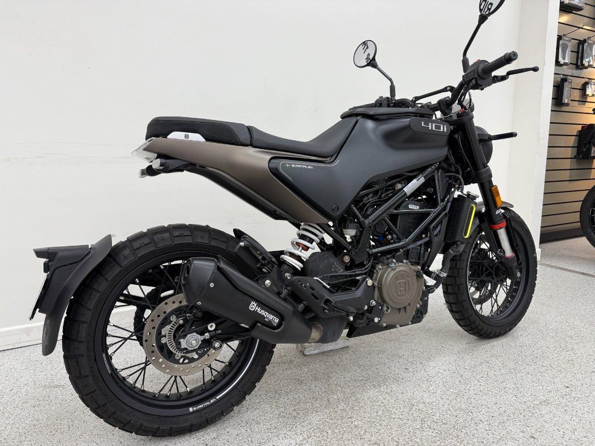 2023 HUSQVARNA SVARTPILEN 401 MY22 ROAD