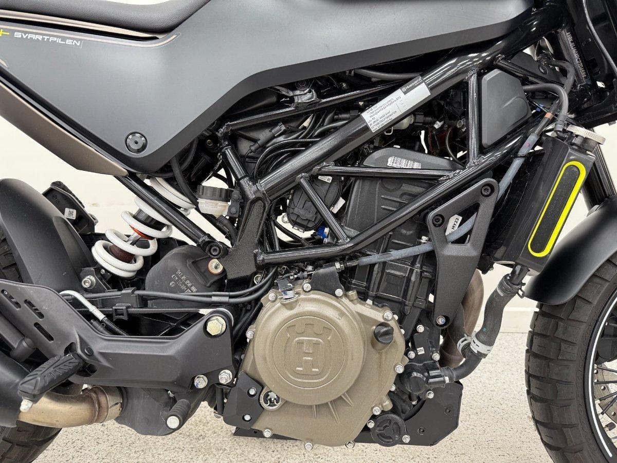 2023 HUSQVARNA SVARTPILEN 401 MY22 ROAD