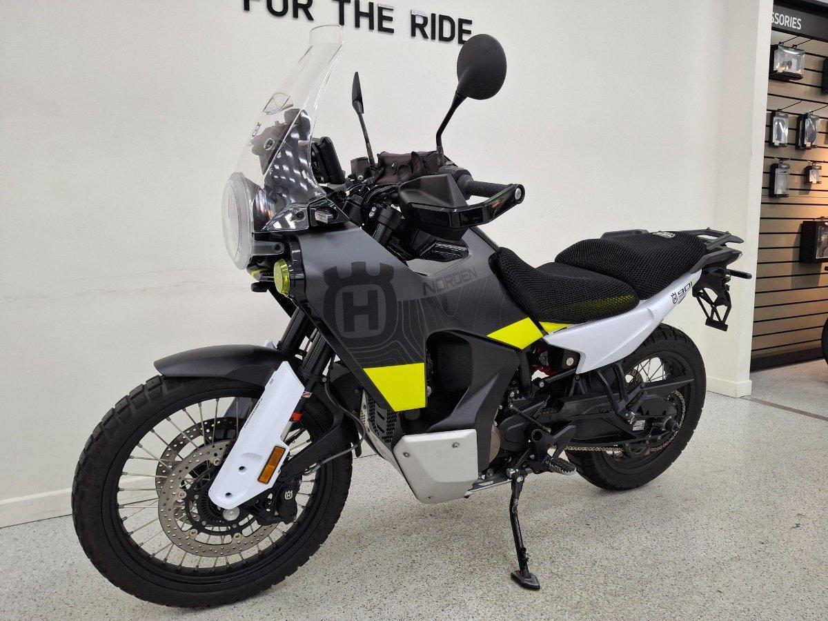 2022 HUSQVARNA NORDEN 901 TOURER