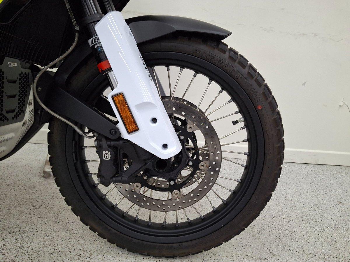 2022 HUSQVARNA NORDEN 901 TOURER