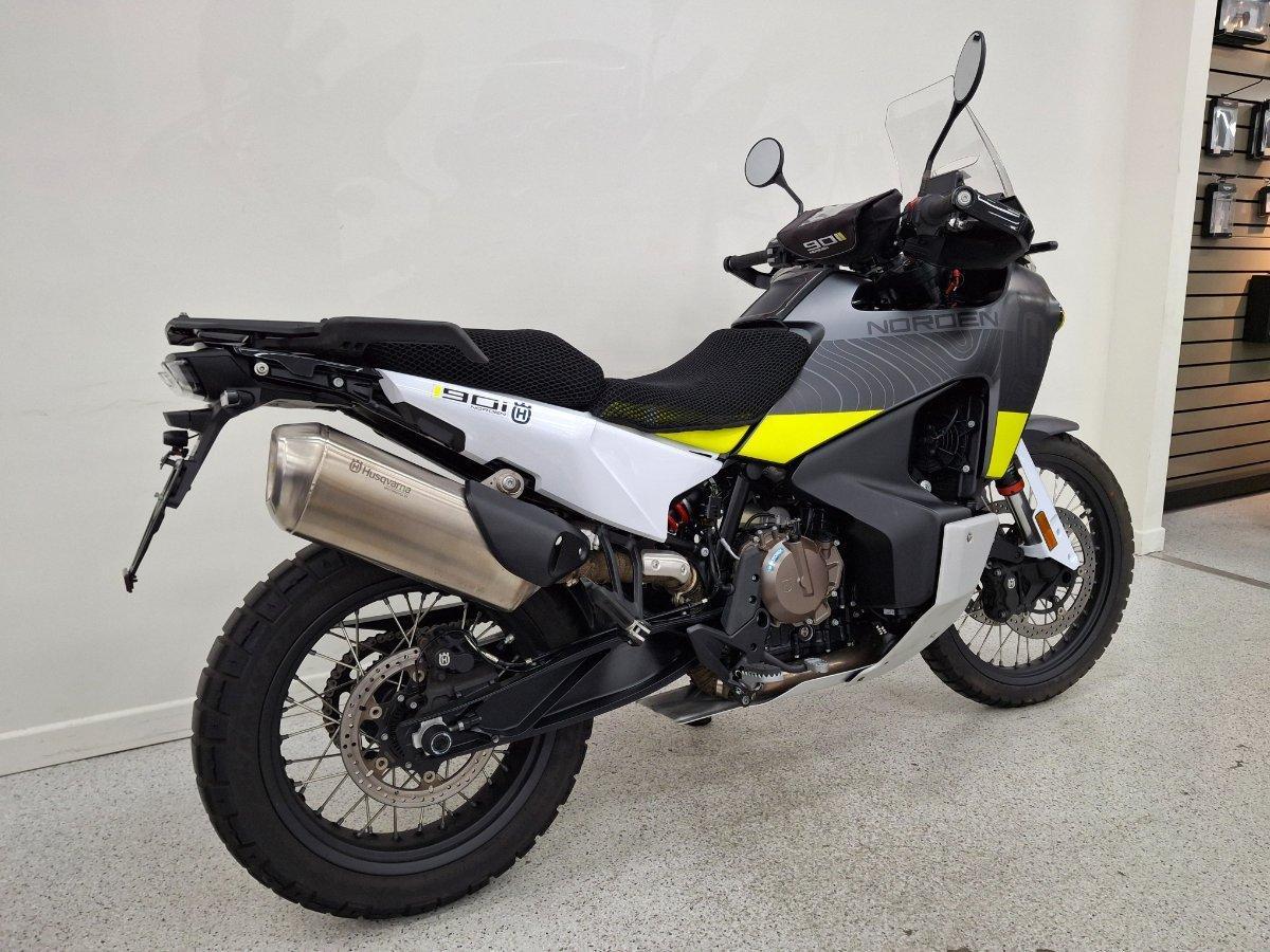 2022 HUSQVARNA NORDEN 901 TOURER