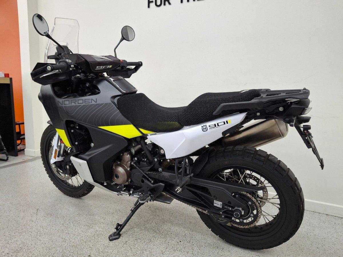 2022 HUSQVARNA NORDEN 901 TOURER
