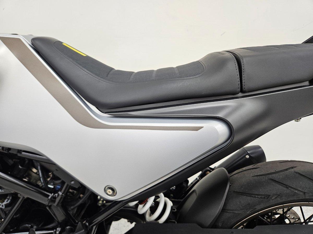 2021 HUSQVARNA VITPILEN 401 ROAD
