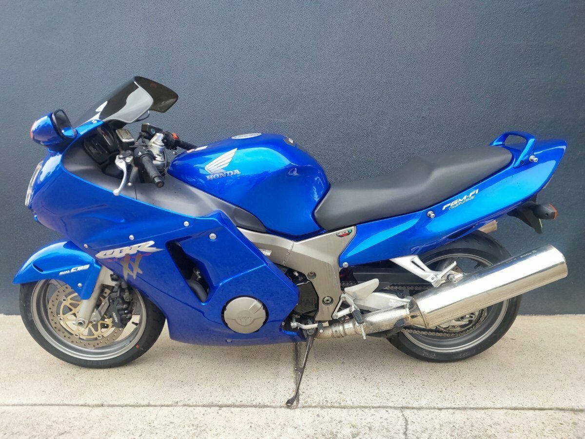 2001 HONDA CBR1100XX (SUPER BLACKBIRD) SPORTS