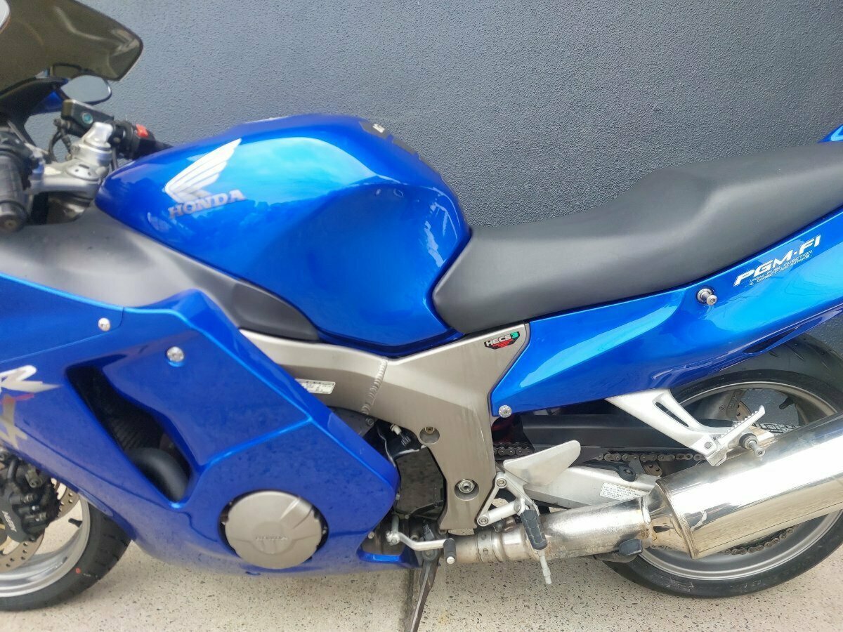 2001 HONDA CBR1100XX (SUPER BLACKBIRD) SPORTS