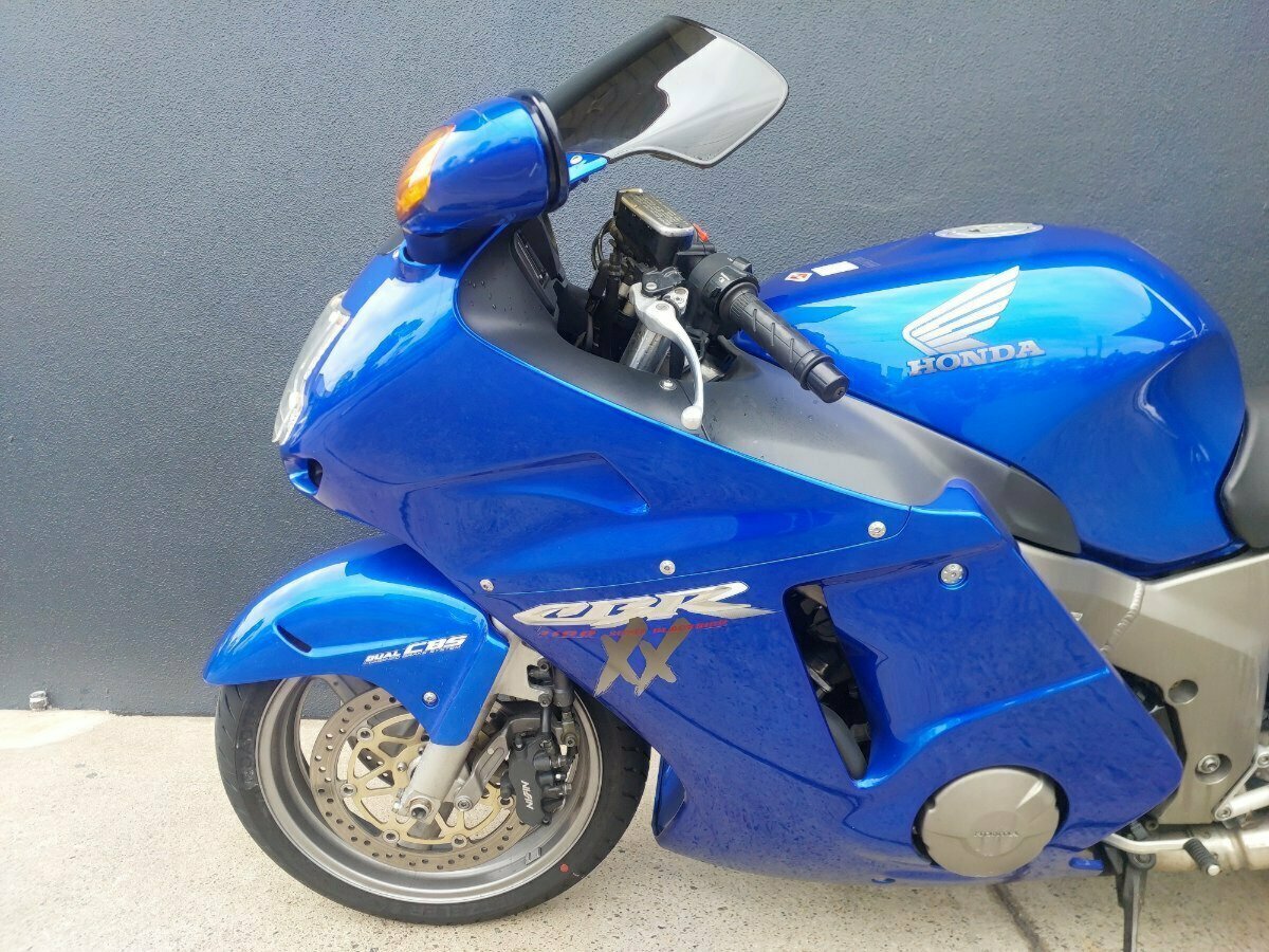 2001 HONDA CBR1100XX (SUPER BLACKBIRD) SPORTS