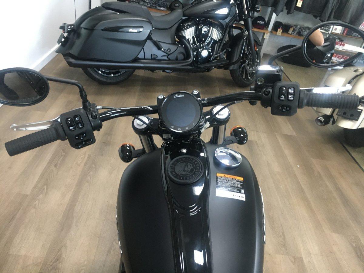 2023 INDIAN CHIEF DARK HORSE CRUISER