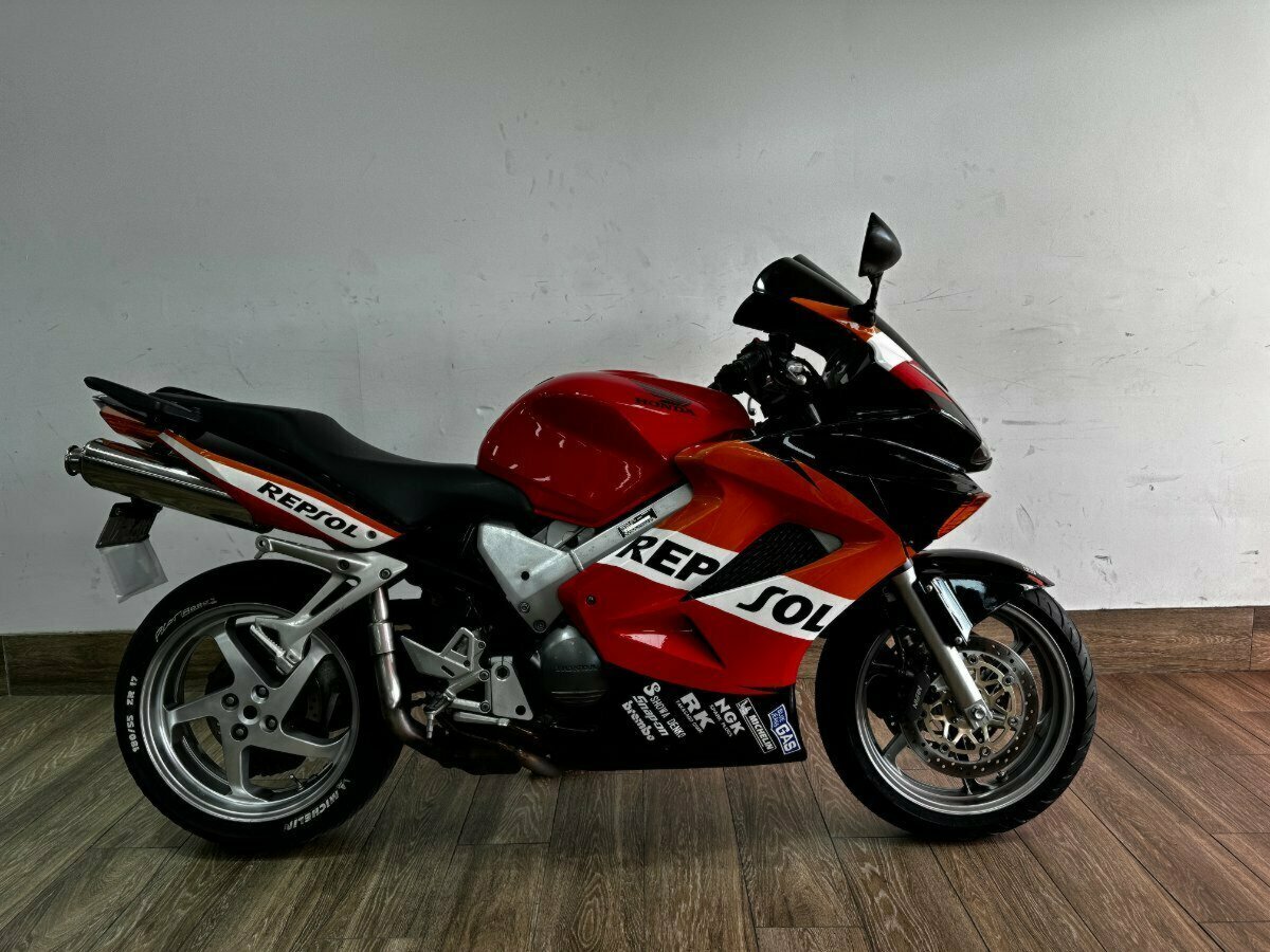 2005 HONDA VFR800F SPORTS