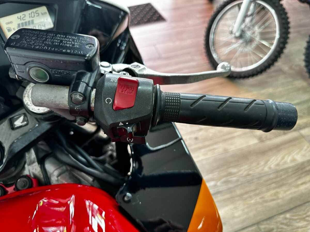 2005 HONDA VFR800F SPORTS 