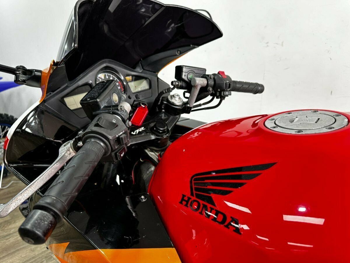 2005 HONDA VFR800F SPORTS