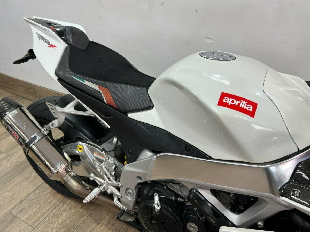 2010 APRILIA RSV4 R SPORTS