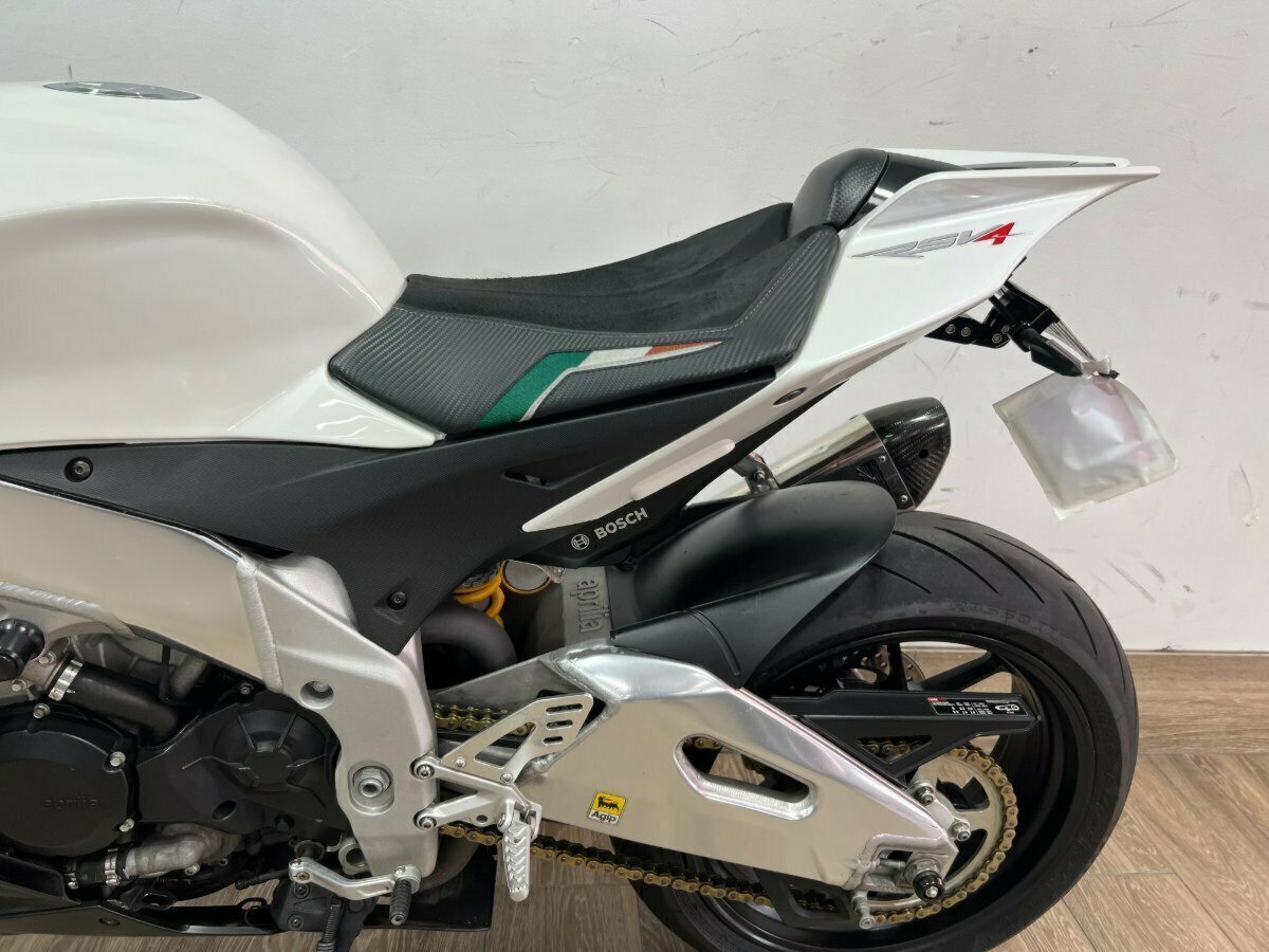 2010 APRILIA RSV4 R SPORTS