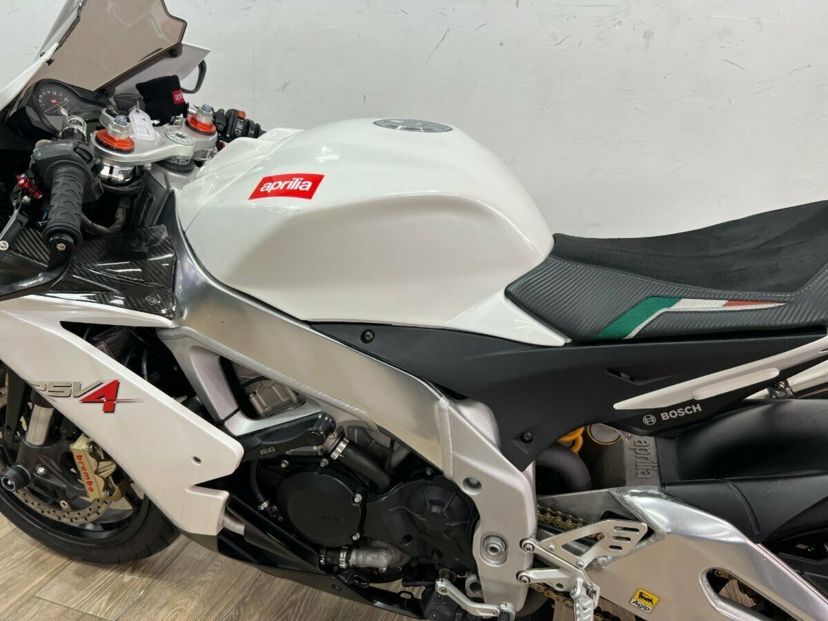 2010 APRILIA RSV4 R SPORTS
