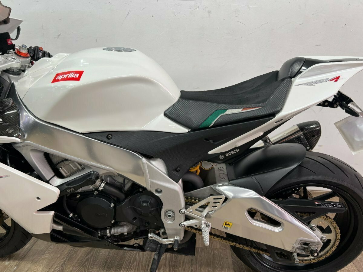 2010 APRILIA RSV4 R SPORTS