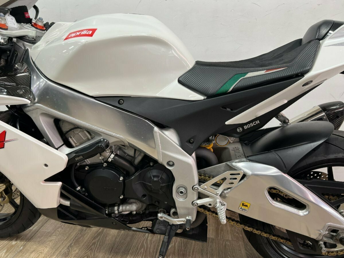 2010 APRILIA RSV4 R SPORTS