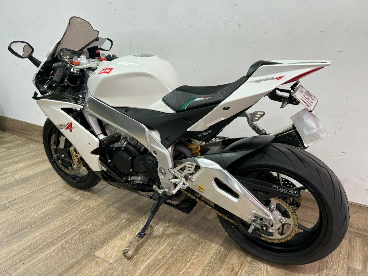 2010 APRILIA RSV4 R SPORTS