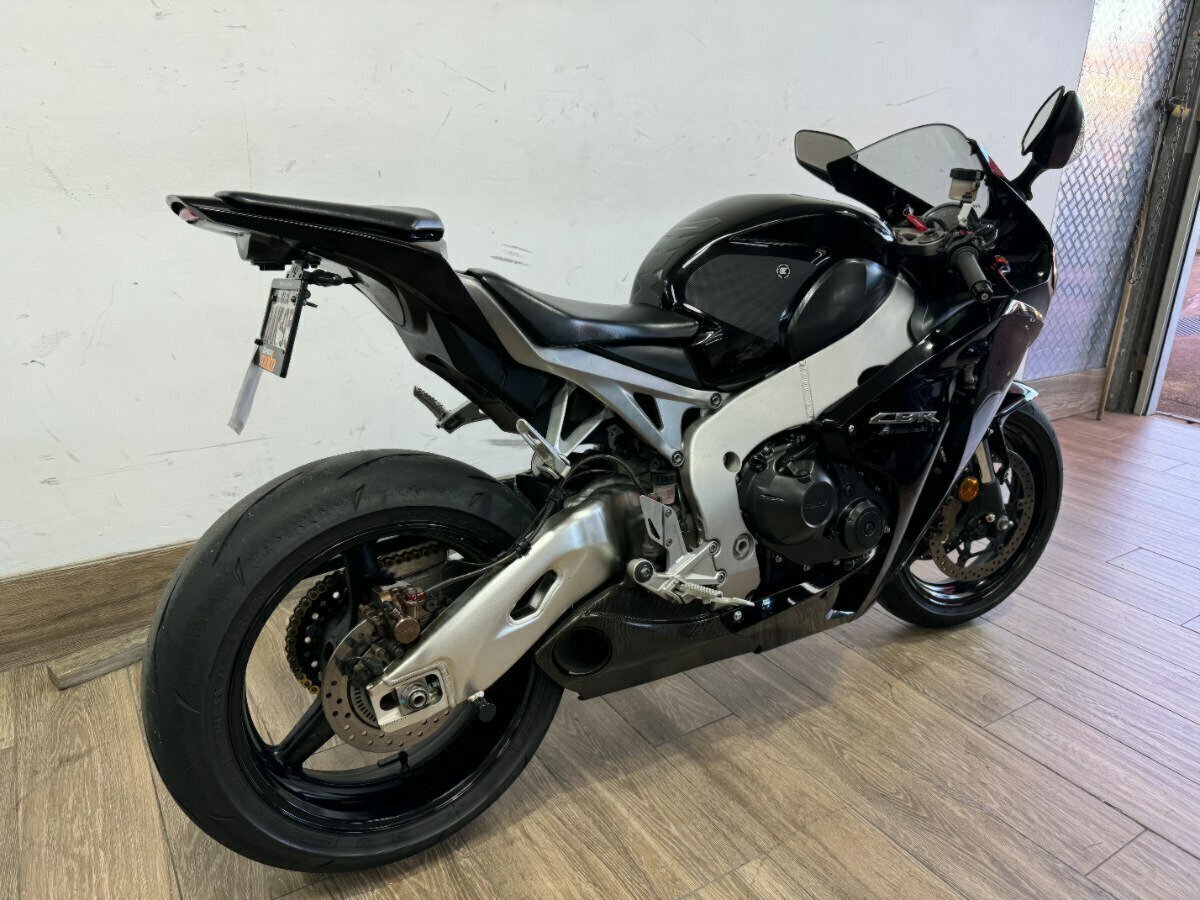 2011 HONDA CBR1000RR (FIREBLADE) SPORTS