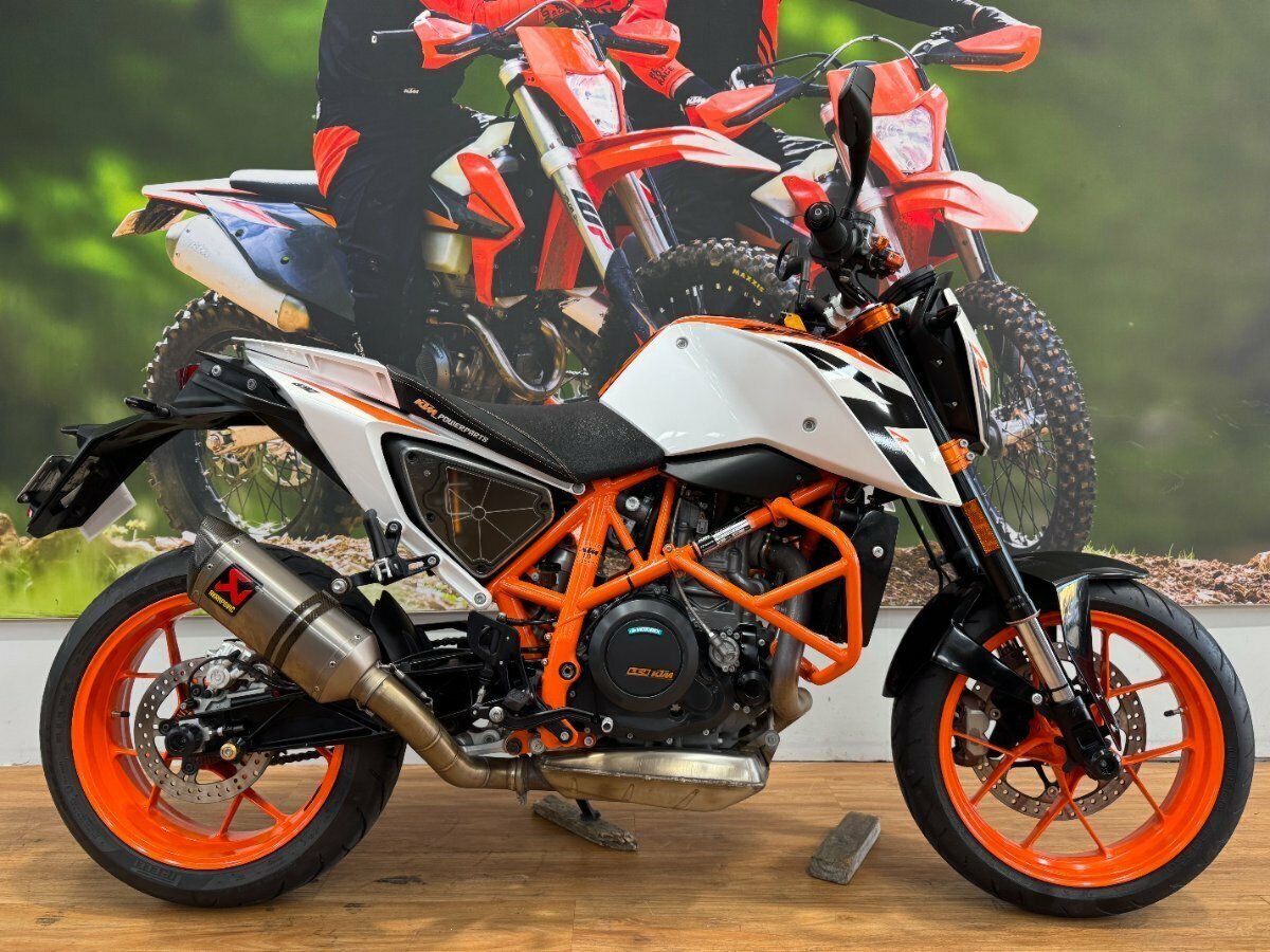 2015 KTM 690 DUKE R ROAD