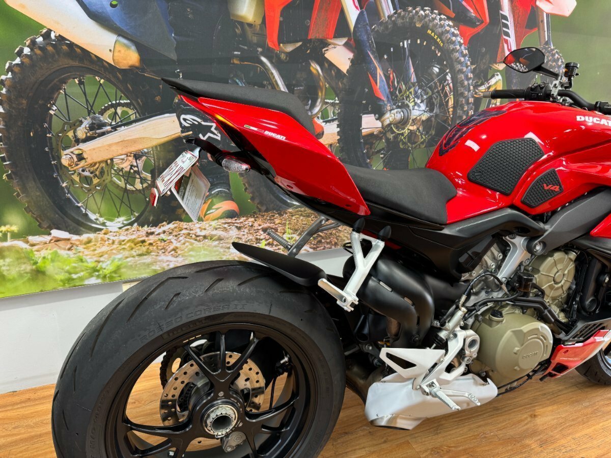 2022 DUCATI STREETFIGHTER V4 S SPORTS
