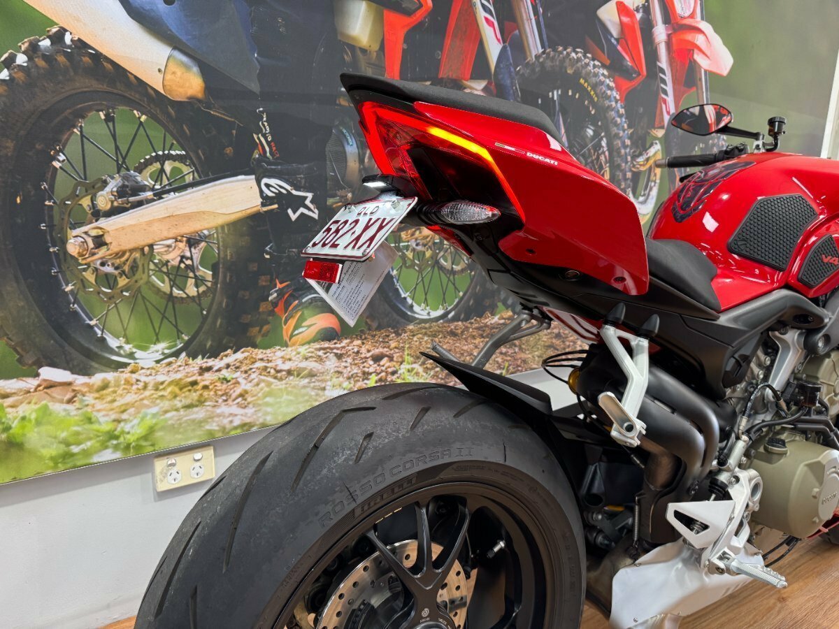 2022 DUCATI STREETFIGHTER V4 S SPORTS