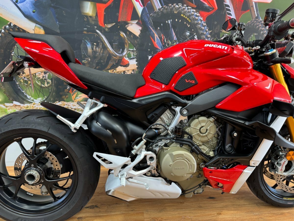 2022 DUCATI STREETFIGHTER V4 S SPORTS