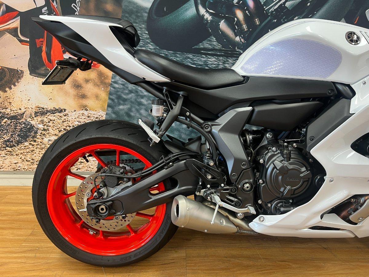 2023 YAMAHA YZF-R7 LAMS SPORTS