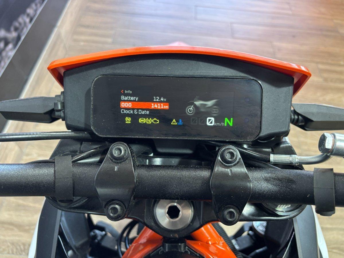 2025 KTM 390 SMC R LAMS SUPERMOTO
