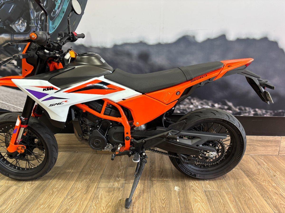 2025 KTM 390 SMC R LAMS SUPERMOTO