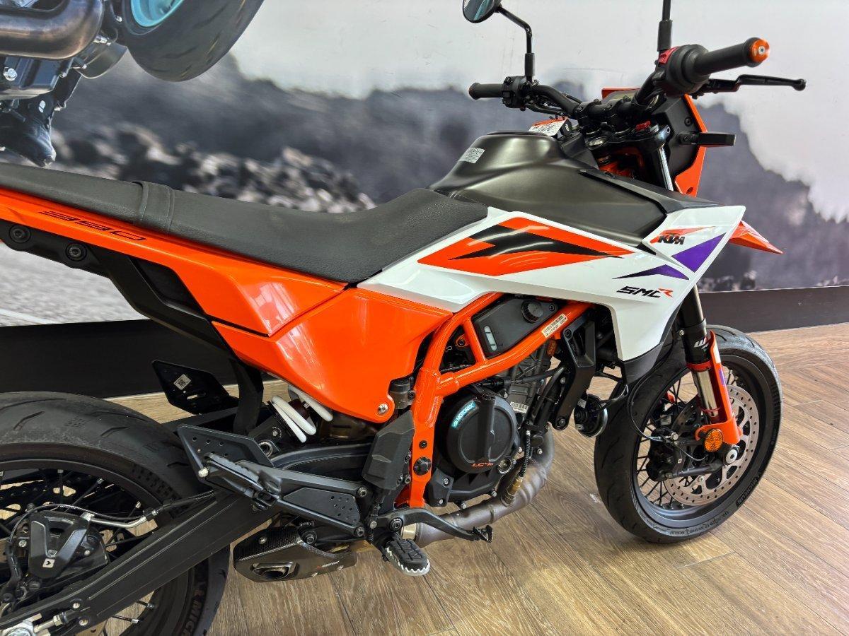2025 KTM 390 SMC R LAMS SUPERMOTO