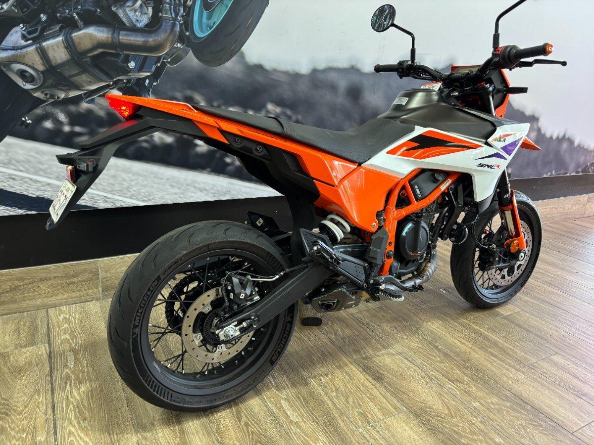 2025 KTM 390 SMC R LAMS SUPERMOTO