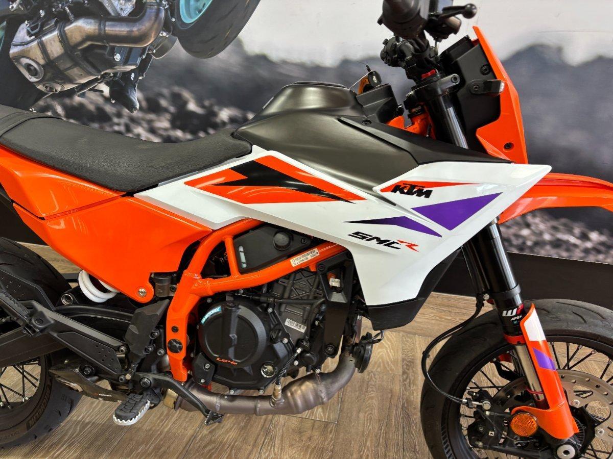 2025 KTM 390 SMC R LAMS SUPERMOTO