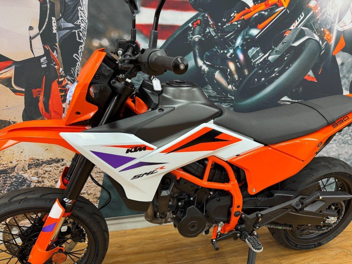 2025 KTM 390 SMC R LAMS SUPERMOTO
