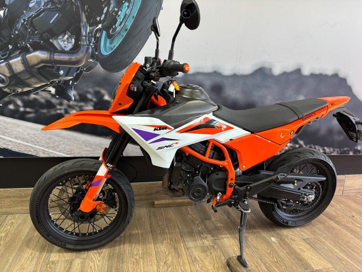 2025 KTM 390 SMC R LAMS SUPERMOTO
