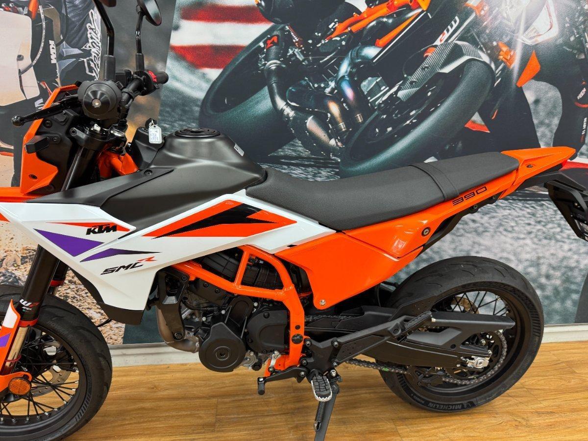 2025 KTM 390 SMC R LAMS SUPERMOTO