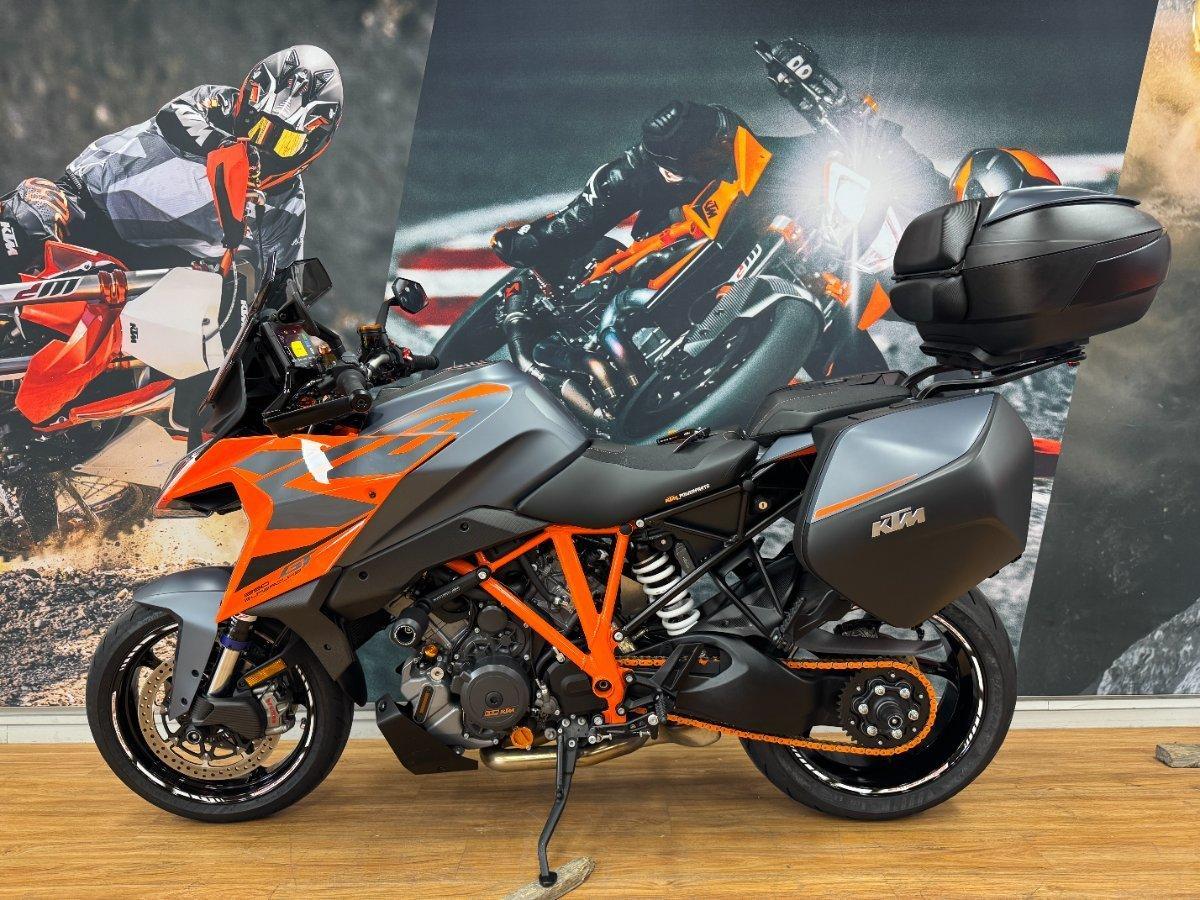 2022 KTM 1290 SUPER DUKE GT SPORTS
