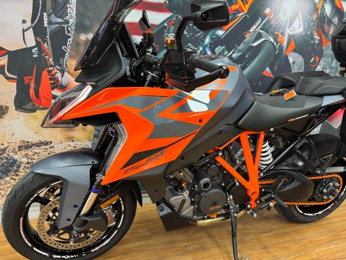 2022 KTM 1290 SUPER DUKE GT SPORTS