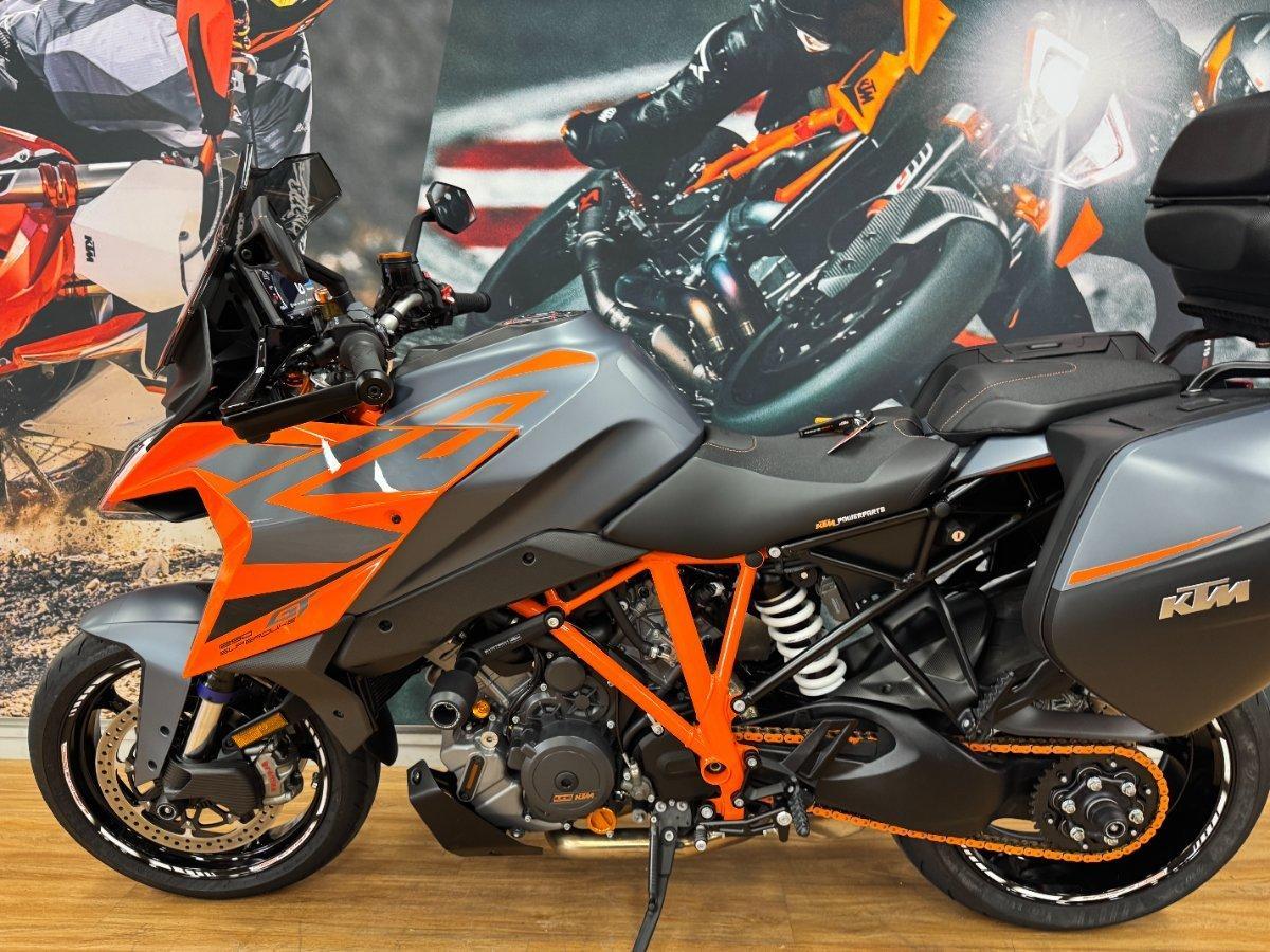 2022 KTM 1290 SUPER DUKE GT SPORTS